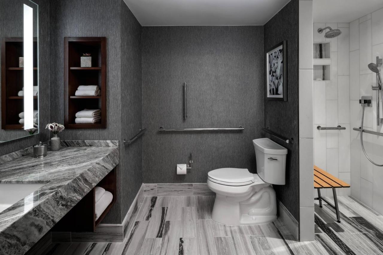 Guest Room, 1 King