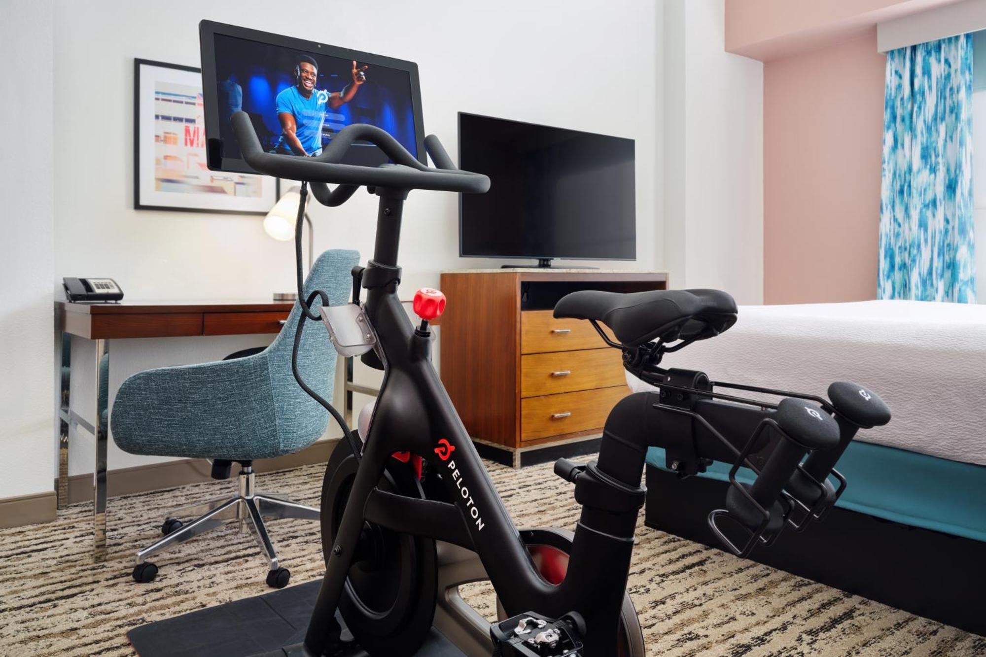 King Room Peloton Bike,1547471812:JPEG